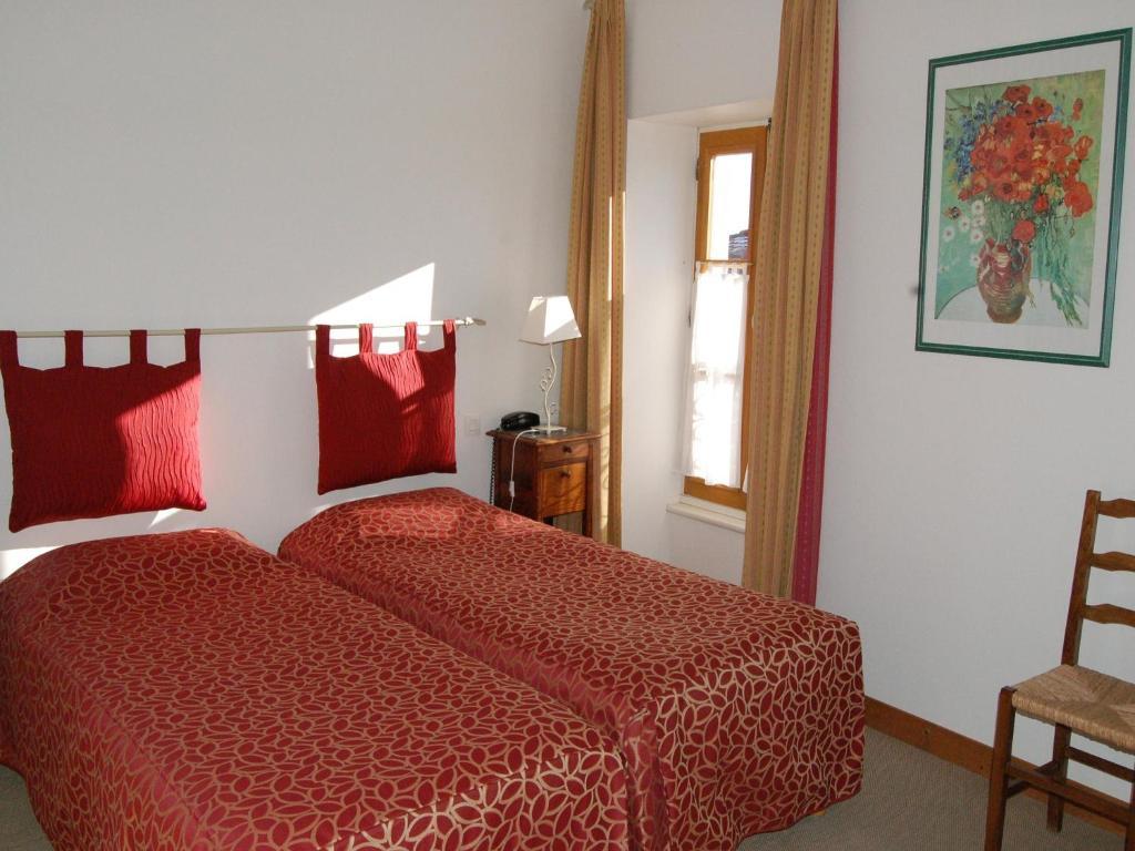 Hôtel du Donjon Aulnay (Charente-Maritime) Quarto foto