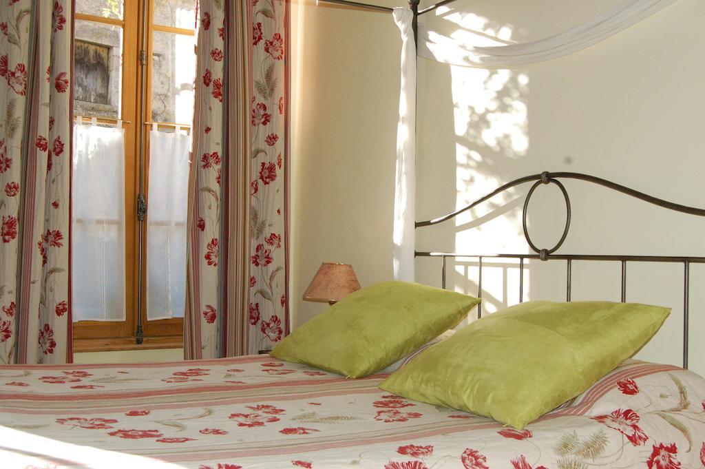 Hôtel du Donjon Aulnay (Charente-Maritime) Quarto foto