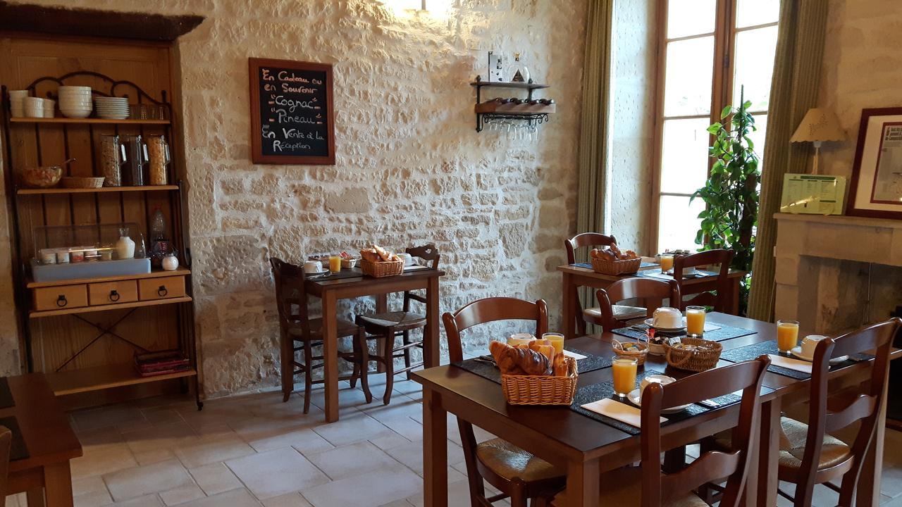 Hôtel du Donjon Aulnay (Charente-Maritime) Exterior foto