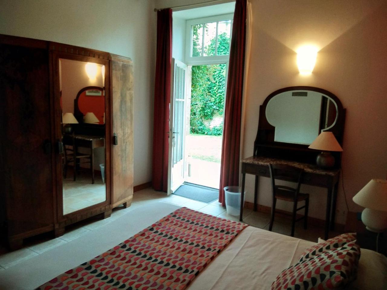 Hôtel du Donjon Aulnay (Charente-Maritime) Exterior foto